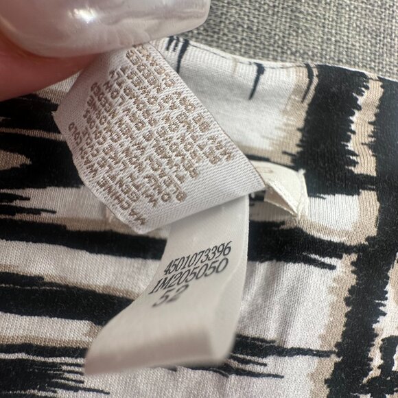 Chico's Tunic Top Ikat Print Black White Red 3/4th Sleeves‎ Size 2 (Large) Rayon - Picture 5 of 10